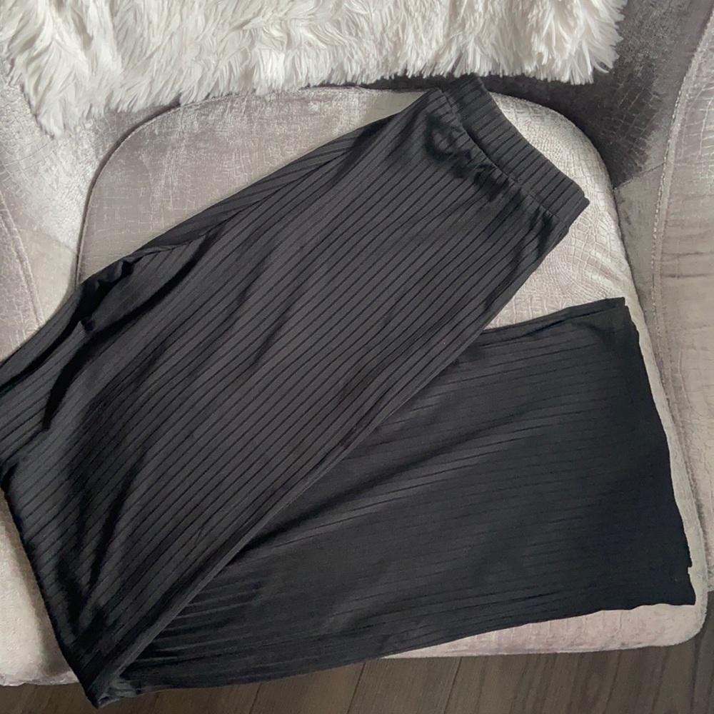Black Ribbed Loose Pants